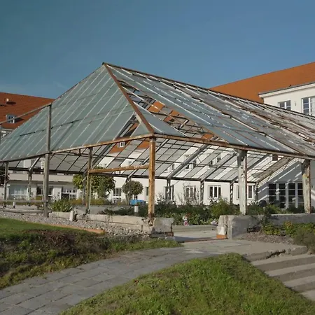 Parkresidenz Lychen, 8 *