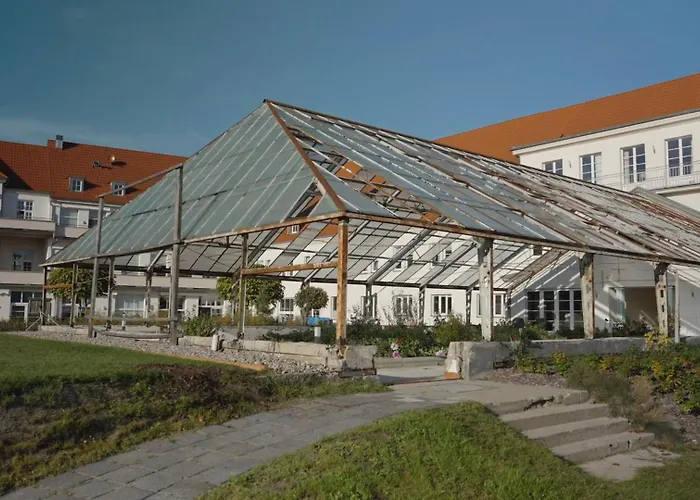 Parkresidenz Lychen, 8 *